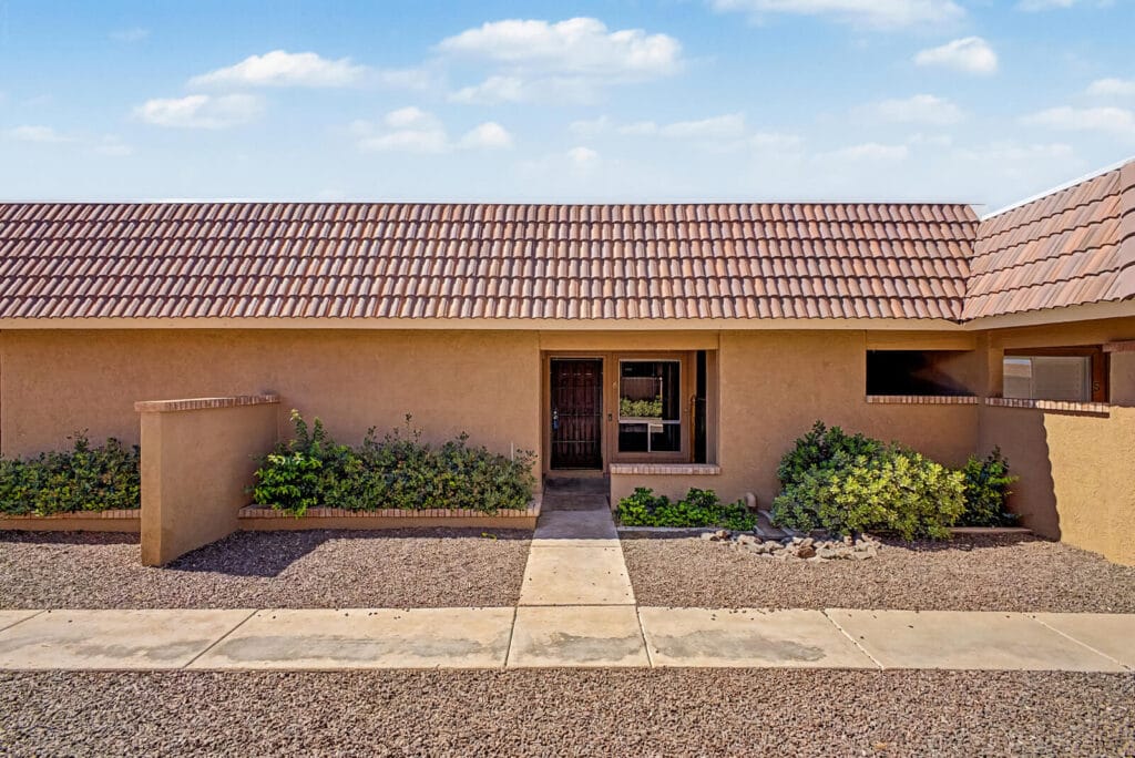 408 W Pontiac Dr Unit 6