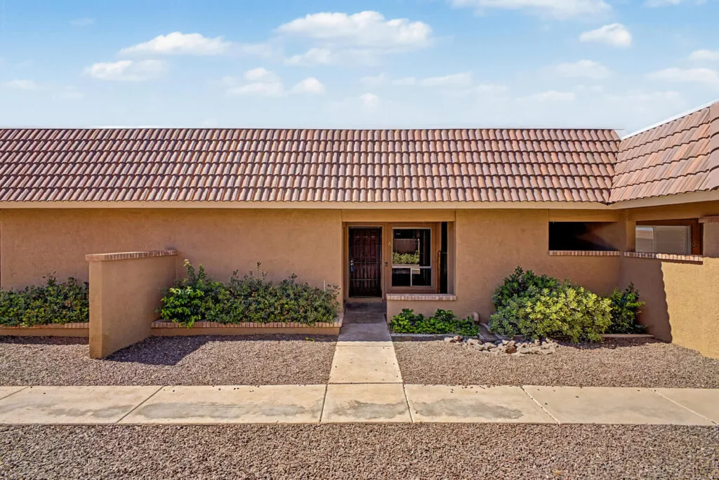 Front exterior of 408 W Pontiac Dr Unit 6 in Phoenix AZ